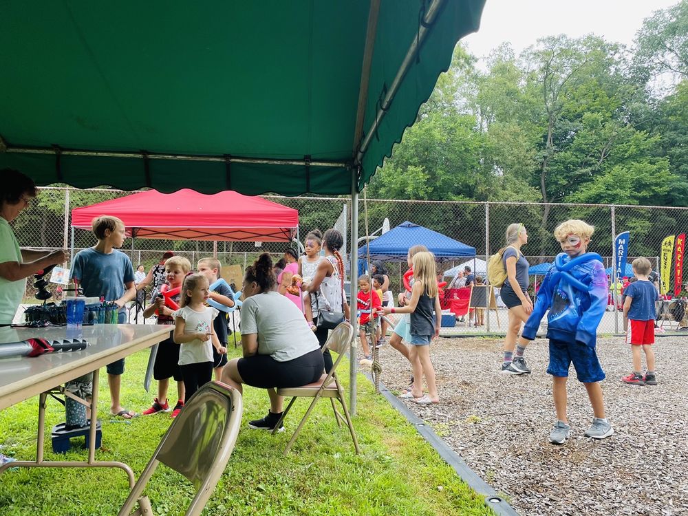 CHALFANT SERVICEMAN’S MEMORIAL PARK Parks 300 Chalfant St, East