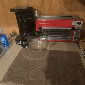Woody's Rv Resort - Coffee pot, toaster oven - RV Parks Near Me - Sebring, Florida