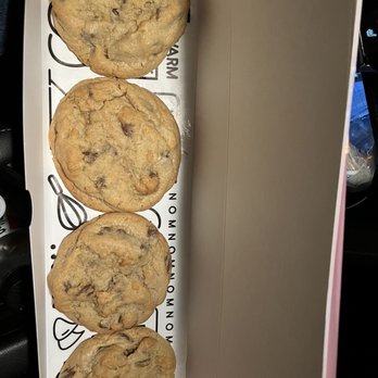Crumbl - Waugh Chapel - 4 pack of chocolate chip cookies - Bakeries Near Me - Gambrills, Maryland Crumbl - Waugh Chapel - 4 pack of chocolate chip cookies - Bakeries Near Me - Gambrills, Maryland