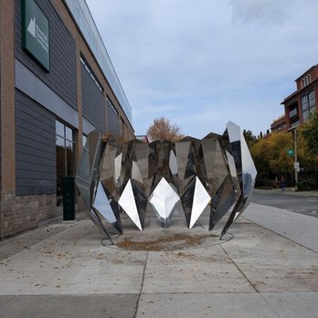 MEC Toronto - Cool - Outdoor Gear Near Me - Toronto, Ontario MEC Toronto - Cool - Outdoor Gear Near Me - Toronto, Ontario