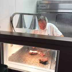 Take 2: A Resonance Cafe - Tom Butcher cutting up the last bits of Prime Rib, they were out by 12:30pm
