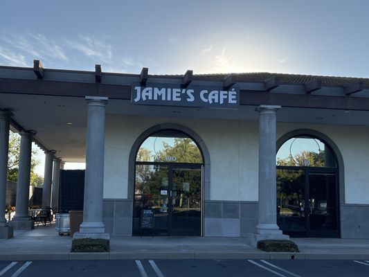 Jamie’s Cafe by null