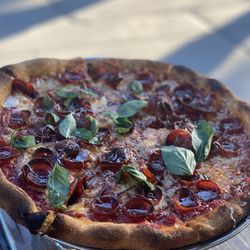 Farm.One - Pepperoni pizza