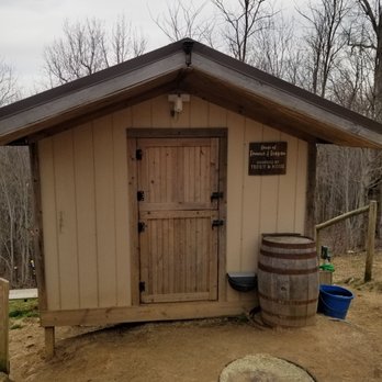 Fainting Goat Vineyards - There are goats inside here...I didn't get to see them! - Wineries Near Me - Jasper, Georgia Fainting Goat Vineyards - There are goats inside here...I didn't get to see them! - Wineries Near Me - Jasper, Georgia
