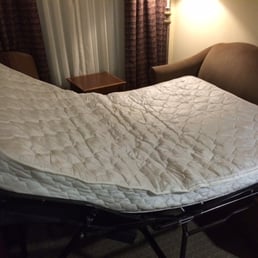 The sofa bed doesn't unfold all the way!
