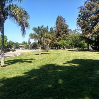 Las Palmas Park - pond drained due to geese droppings - Parks Near Me - Sunnyvale, California