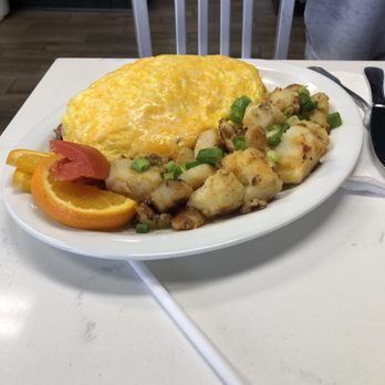 Flavor Table - Texas omelet with potatoes - Cajun/Creole Near Me - Los Angeles, California