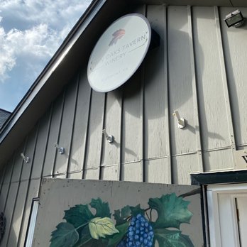 Twin Oaks Tavern Winery - Wineries Near Me - Bluemont, Virginia Twin Oaks Tavern Winery - Wineries Near Me - Bluemont, Virginia