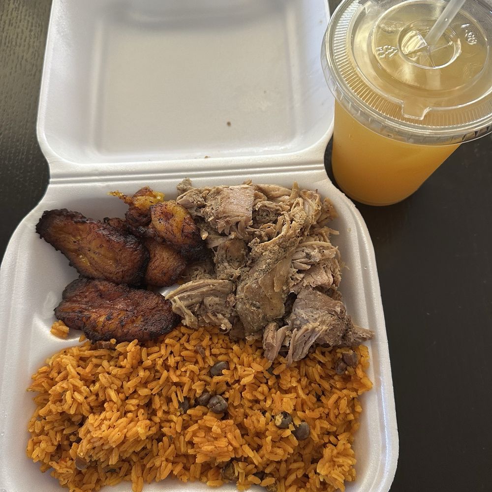 La Empanada Loca - Arroz Con Gandules, Pernil, Maduros, jugo de parcha - Puerto Rican Near Me - Oakland Park, Florida La Empanada Loca - Arroz Con Gandules, Pernil, Maduros, jugo de parcha - Puerto Rican Near Me - Oakland Park, Florida