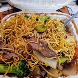 Beef n black bean sauce on crispy noodles Beef n black bean sauce on crispy noodles