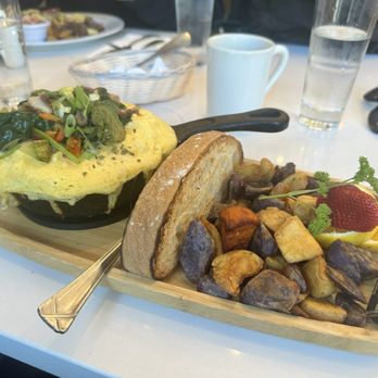 Sweet Maple - Gardena souffled skillet - American Near Me - San Francisco, California Sweet Maple - Gardena souffled skillet - American Near Me - San Francisco, California