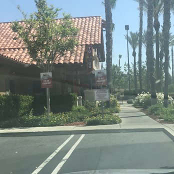 Famous Dave's Bar-B-Que - At the front you can park close to the entrance - Barbeque Near Me - Redlands, California