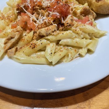 Chili's - Cajun Chicken Pasta - Bars Near Me - League City, Texas