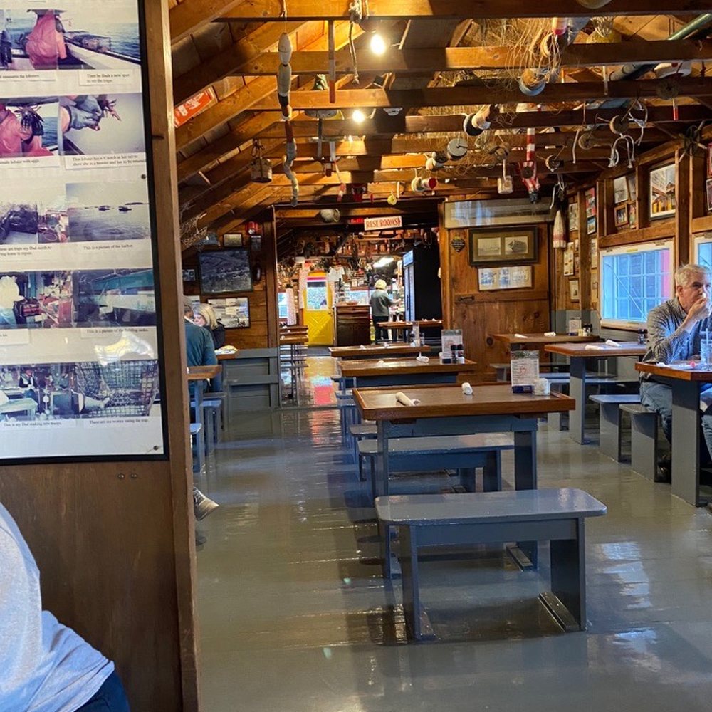 Nunan's Lobster Hut - Inside shot - Seafood Near Me - Kennebunkport, Maine Nunan's Lobster Hut - Inside shot - Seafood Near Me - Kennebunkport, Maine