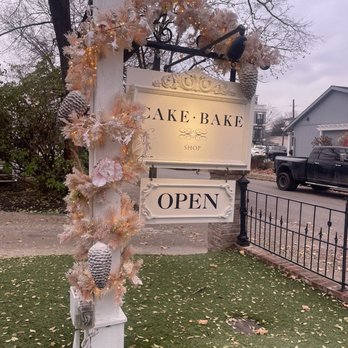 THE CAKE BAKE SHOP BY GWENDOLYN ROGERS-BROAD RIPPLE VILLAGE - Updated