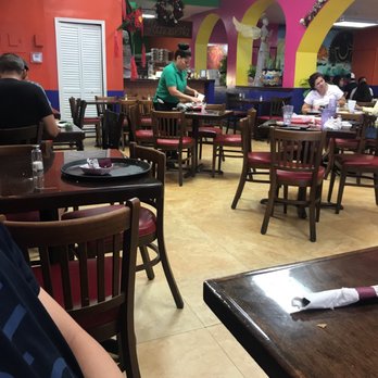 Mi Rinconcito Mexicano - 6 empty tables and half of them are still dirty.. - Tacos Near Me - Miami, Florida Mi Rinconcito Mexicano - 6 empty tables and half of them are still dirty.. - Tacos Near Me - Miami, Florida