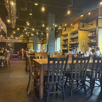 Puckett's Restaurant - Southern Near Me - Chattanooga, Tennessee