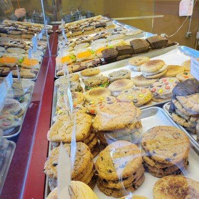 Mary's Mountain Cookies by null