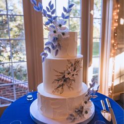 Fluffy Thoughts Cakes - Stunning wedding cake!!