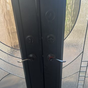 Silverstate Locksmith - Inside view of new deadbolt lock. - Keys & Locksmiths Near Me - Las Vegas, Nevada Silverstate Locksmith - Inside view of new deadbolt lock. - Keys & Locksmiths Near Me - Las Vegas, Nevada