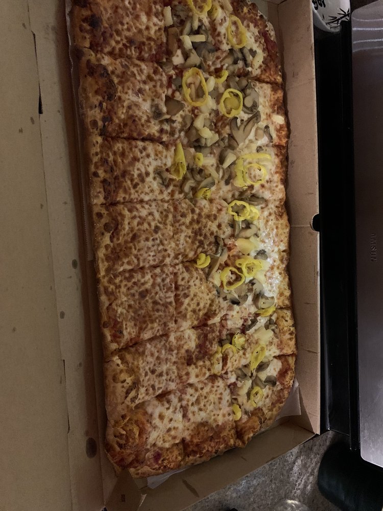 FOX’S PIZZA DEN Updated August 2024 66 Photos & 110 Reviews 200 C