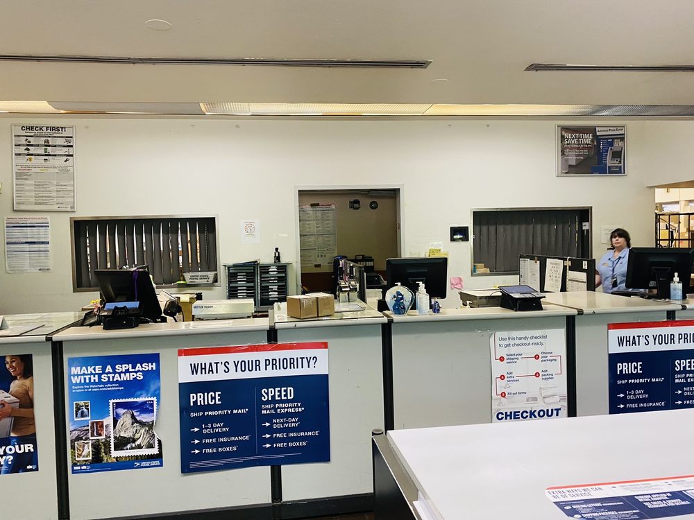 US POST OFFICE Updated September 2024 3860 SE Naef Rd, Portland