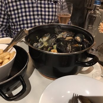 Gruuthuse Hof - Moules frites - Candy Stores Near Me - Bruges, VWV Gruuthuse Hof - Moules frites - Candy Stores Near Me - Bruges, VWV