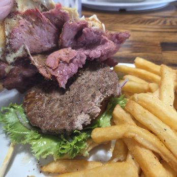 Apple Annie's - Pastrami burger - Bakeries Near Me - Oak Glen, California Apple Annie's - Pastrami burger - Bakeries Near Me - Oak Glen, California