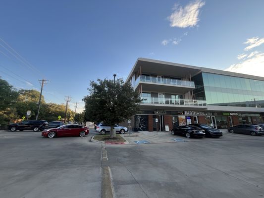 Y7 Studio South Lamar by null