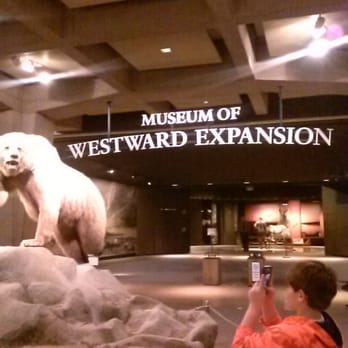 Gateway Arch - Enjoy tons of exhibits - Landmarks & Historical Buildings Near Me - St. Louis, Missouri