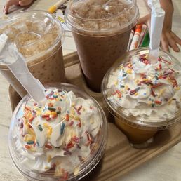 24oz ice lattes and kids smoothies with SPRINKLES.