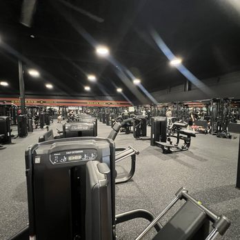 Gold's Gym Arvada - Workout Equipment - Gyms Near Me - Arvada, Colorado