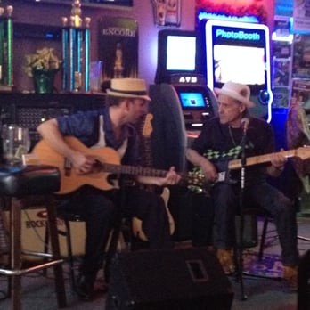 Dark Horse Lounge - Rockin' Rob with Ron Thompson at Darkhorse Lounge - Dive Bars Near Me - Hayward, California