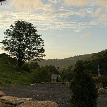 The Barlow RV - Evening Vista - RV Parks Near Me - Elk Park, North Carolina The Barlow RV - Evening Vista - RV Parks Near Me - Elk Park, North Carolina