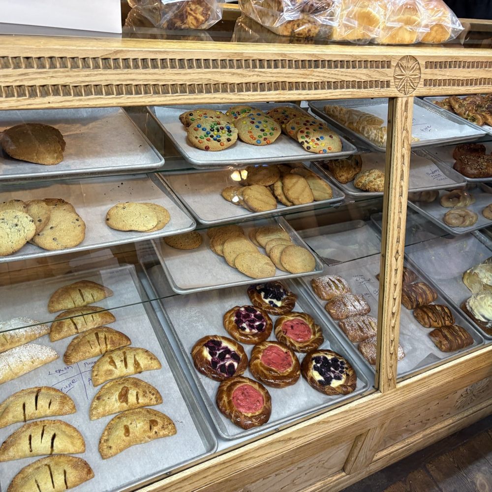 Michael's Kitchen Restaurant & Bakery - Bakery case - Bakeries Near Me - Taos, New Mexico Michael's Kitchen Restaurant & Bakery - Bakery case - Bakeries Near Me - Taos, New Mexico