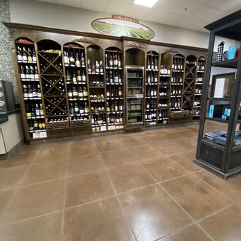 Prasek's Hillje Smokehouse - I was surprised to this awesome wine selclection - Smokehouse Near Me - Sealy, Texas