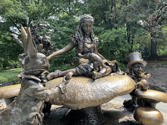 Alice in Wonderland by null