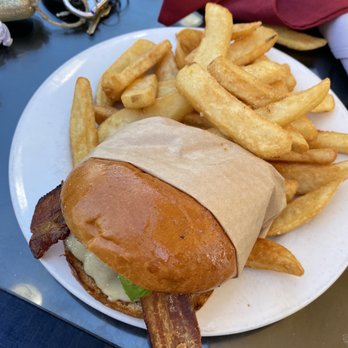 The Griddle Cafe - Food with live bug on fries - Breakfast & Brunch Near Me - Los Angeles, California The Griddle Cafe - Food with live bug on fries - Breakfast & Brunch Near Me - Los Angeles, California