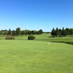 Club De Golf St-Raphaël - Beautiful grounds 1
