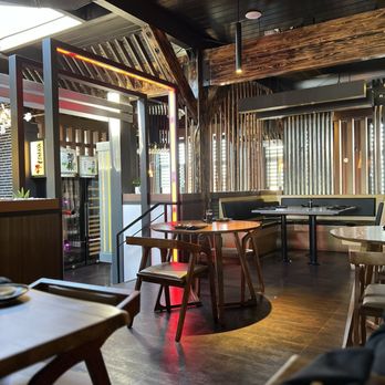 Leezakaya - Middle dining area - Izakaya Near Me - Aurora, Colorado