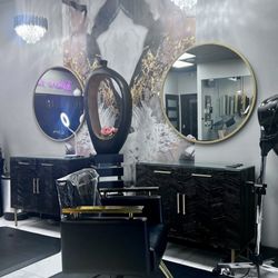 K One Salon - Stylist area.