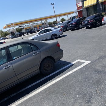 McDonald's - People waiting to get service - Fast Food Near Me - Perris, California McDonald's - People waiting to get service - Fast Food Near Me - Perris, California