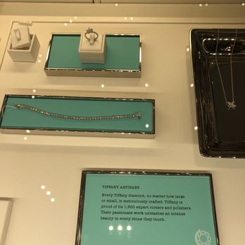 Tiffany & Co - Jewelry Near Me - Oak Brook, Illinois