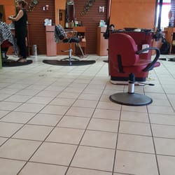 Estetica Express - Clean and modern hair salon that caters to both women and men. Great hair stylists here!!
