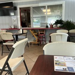 Roadside Eats - Inside dining