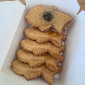 Somisomi - Taiyaki .. 1 black sesame and the rest cheese filled - Ice Cream & Frozen Yogurt Near Me - Elk Grove, California Somisomi - Taiyaki .. 1 black sesame and the rest cheese filled - Ice Cream & Frozen Yogurt Near Me - Elk Grove, California