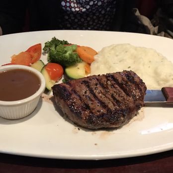 Bâton Rouge Steakhouse & Bar - Sirlion - Steakhouses Near Me - Vaughan, Ontario Bâton Rouge Steakhouse & Bar - Sirlion - Steakhouses Near Me - Vaughan, Ontario