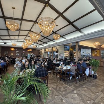 Ben Tre - Inside looking in from the entrance - Vietnamese Near Me - San Francisco, California Ben Tre - Inside looking in from the entrance - Vietnamese Near Me - San Francisco, California