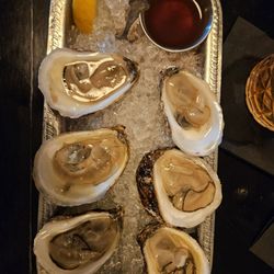 Lucky Day Whiskey Bar - Oysters