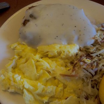 Bob’s Big Boy - Chicken fried steak and eggs - American Near Me - Burbank, California